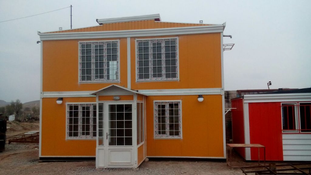 کانکس در دیوار تبریز